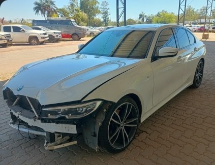 BMW 320i Sport GP 2020 no pátio do Desmanche SulCar