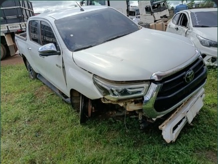 Toyota Hilux SRX 2.8 4x4 Diesel 2020 no pátio do Desmanche SulCar